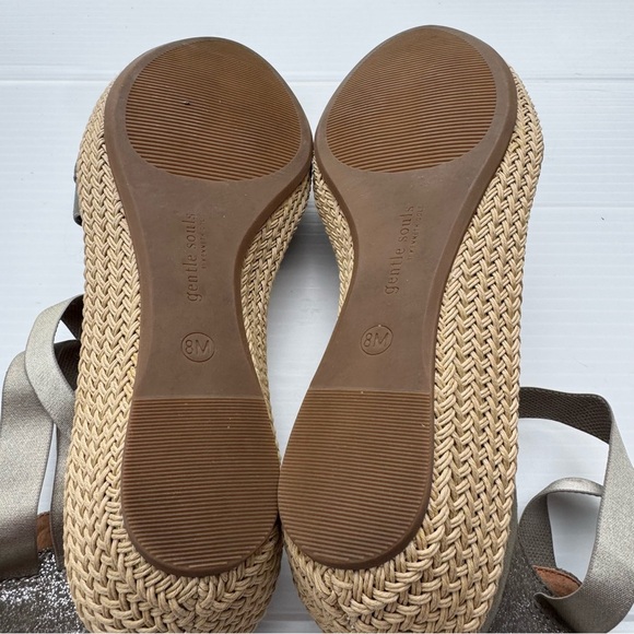 GENTLE SOULS by Kenneth Cole
Noa-Beth Wedge Espadrilles Metallic Gray size 8 - Picture 9 of 11